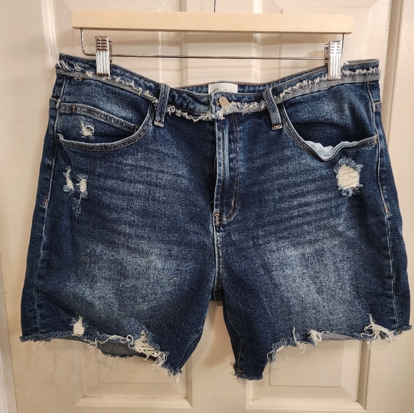 Kancan Dark Wash Distressed Jean Shorts Size 15/31 - Picture 1 of 5